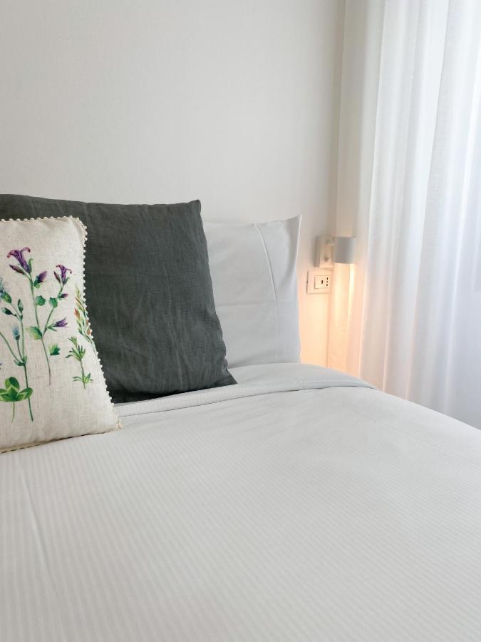 Easy Milano Apartment Navigli Bagian luar foto
