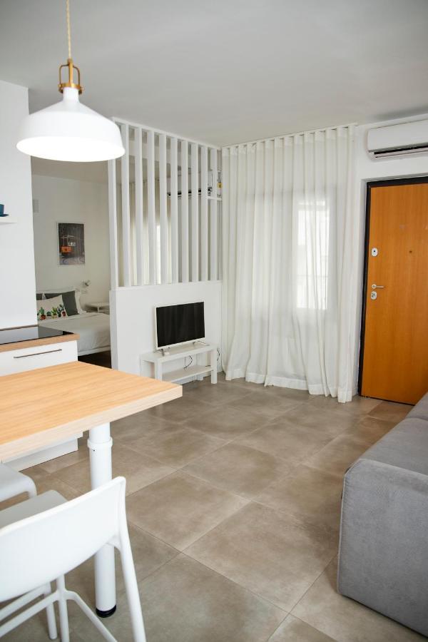 Easy Milano Apartment Navigli Bagian luar foto