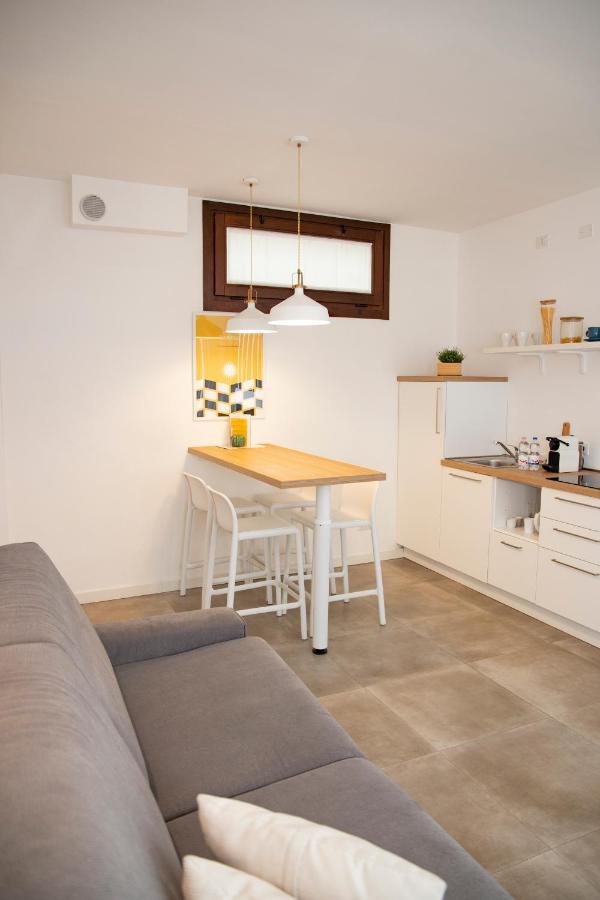 Easy Milano Apartment Navigli Bagian luar foto